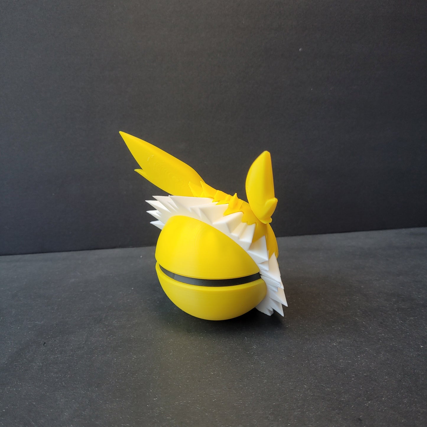Volt Runner Thunder Orb – Electric Speed Creature Ball