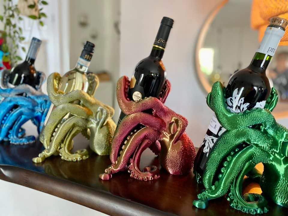 Octopus Wine Holder: Unique Kitchen Decor for Wine Bottles - Stylish Sea Décor, Perfect Wine Lover Gift - Home Bar Accessory, Coastal Charm