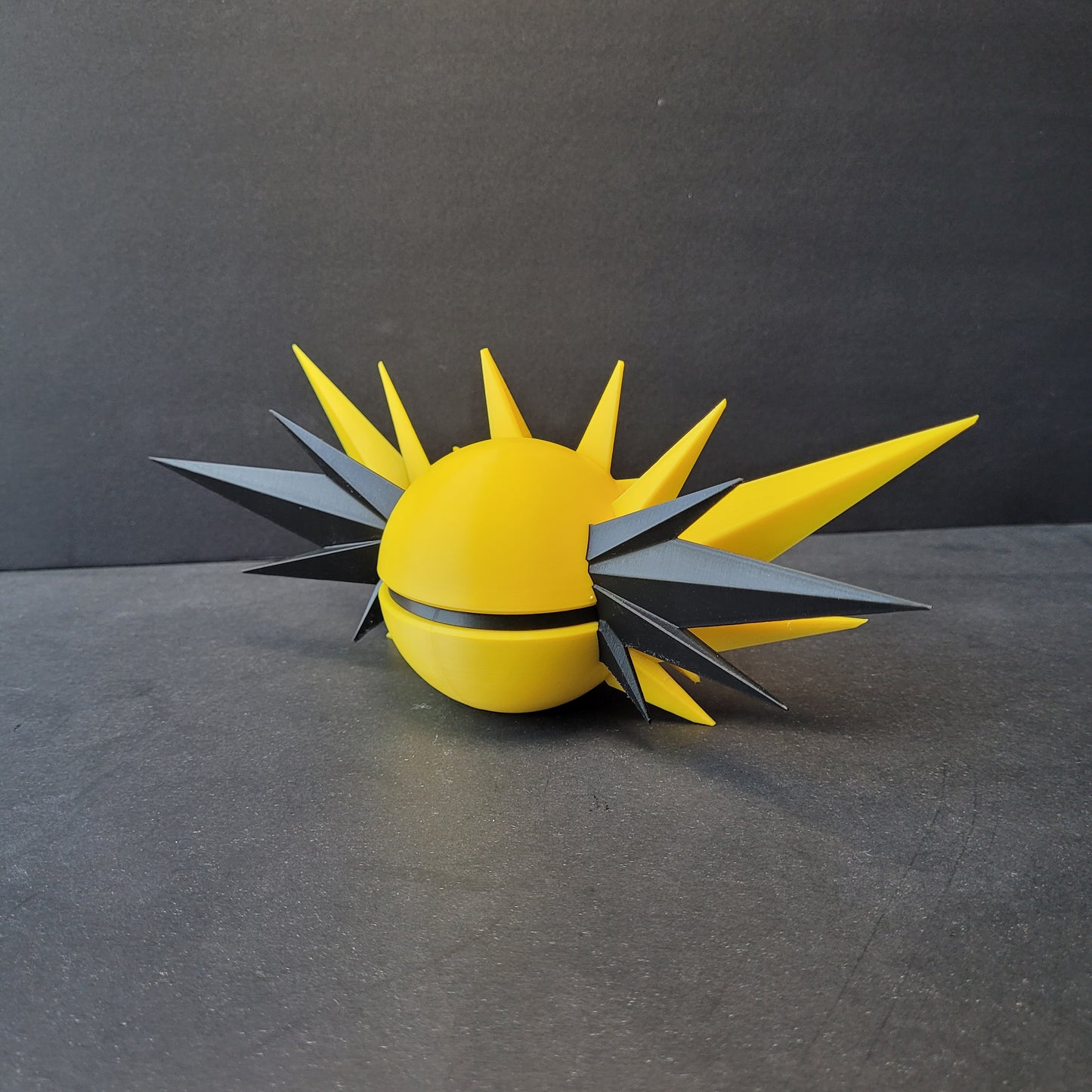 Stormstrike Thunder Ball – Electric Avian Collector Sphere