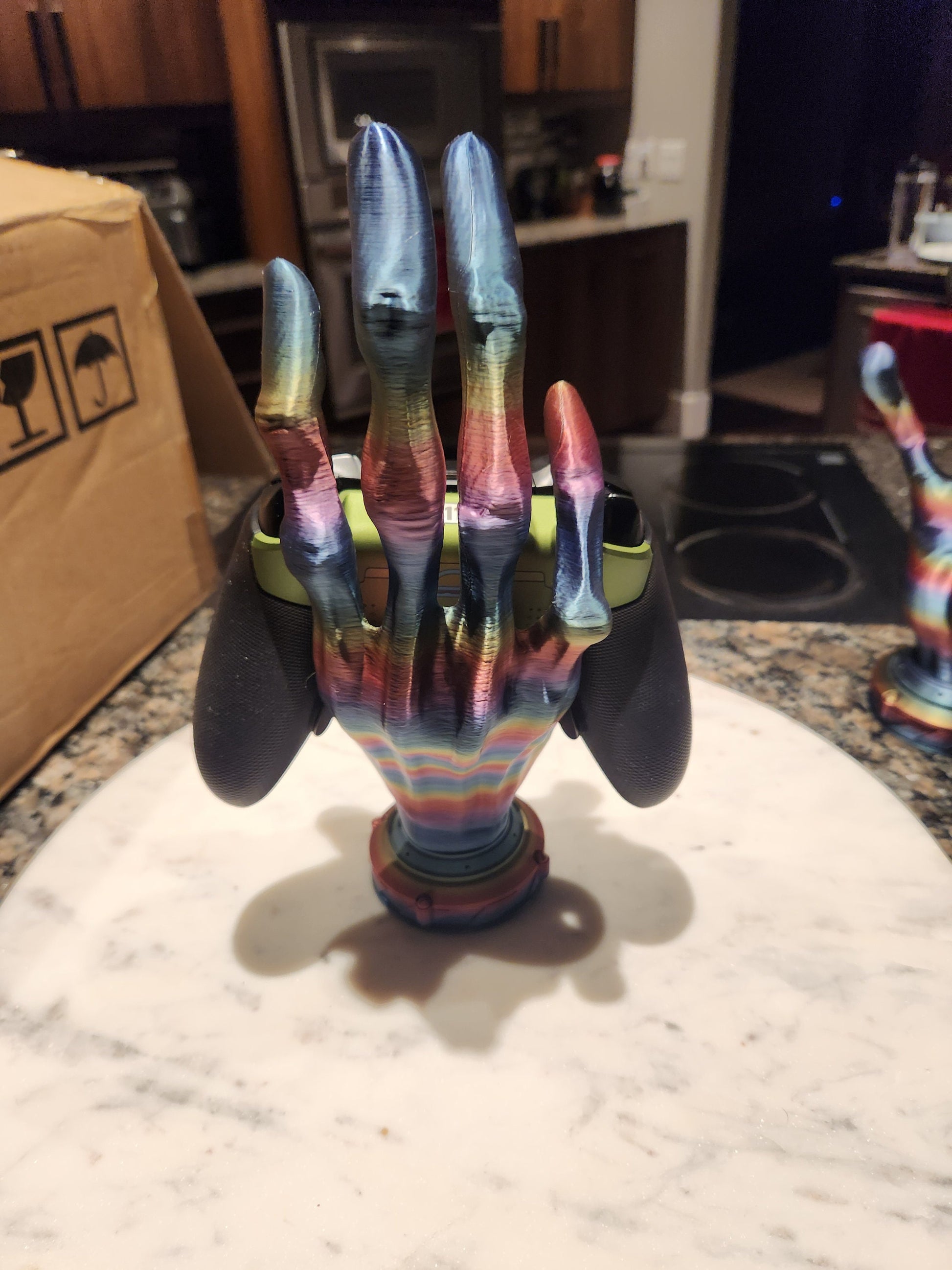 Alien Grip: Otherworldly Controller Holder for Sci-Fi Gaming Setups