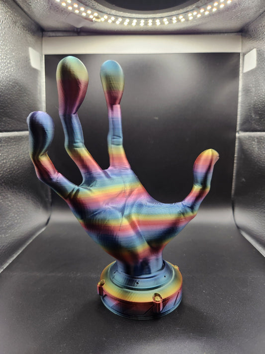 Alien Grip: Otherworldly Controller Holder for Sci-Fi Gaming Setups