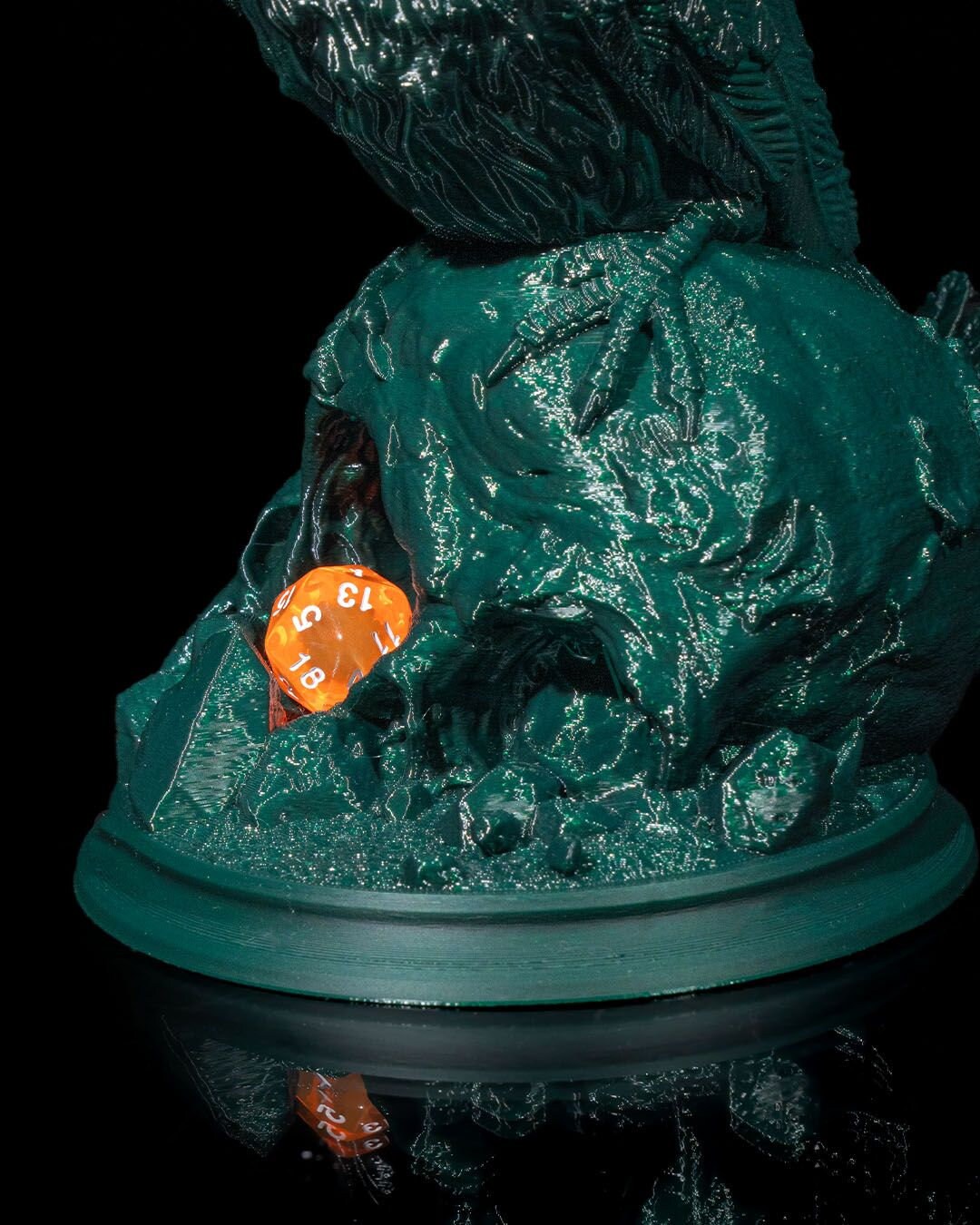 Raven Skull Dice Tower | Handcrafted Magic Crow Dice Holder | Unique Tabletop RPG Accessory | Fantasy-Themed Gaming Decor