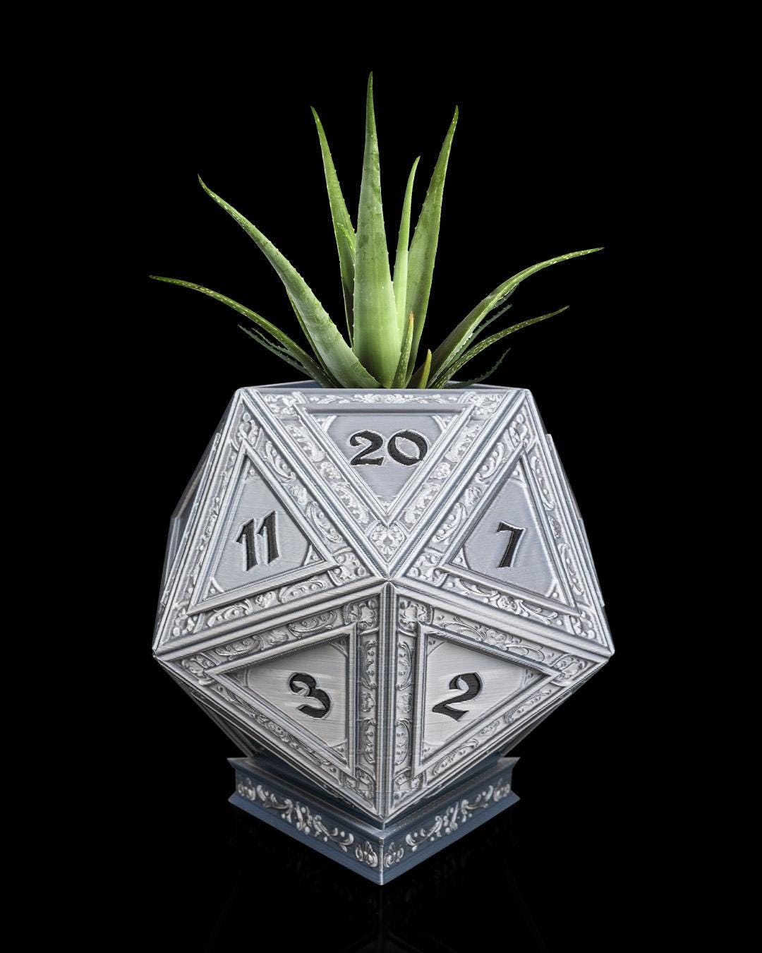 D20 Dice Planter – Geeky Plant Pot for RPG & DnD Fans!