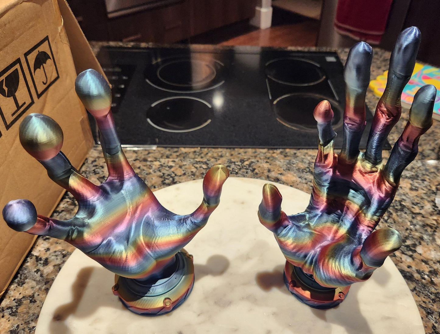 Alien Grip: Otherworldly Controller Holder for Sci-Fi Gaming Setups